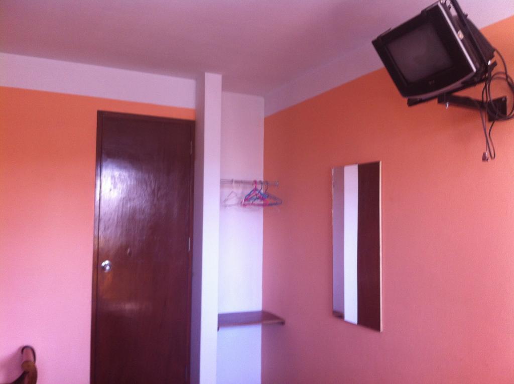 Hostal Tres Mascaras Αγιακούτσο Εξωτερικό φωτογραφία