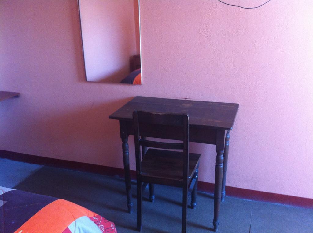 Hostal Tres Mascaras Αγιακούτσο Δωμάτιο φωτογραφία