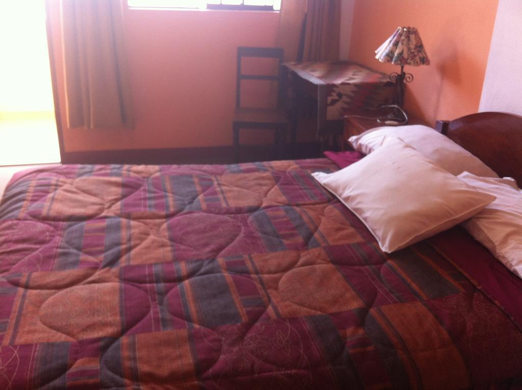 Hostal Tres Mascaras Αγιακούτσο Δωμάτιο φωτογραφία