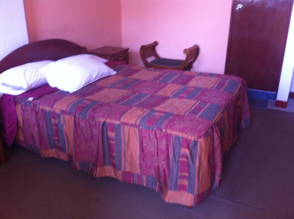 Hostal Tres Mascaras Αγιακούτσο Δωμάτιο φωτογραφία
